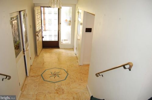 409 Asbury Ave, Melrose Park, PA 19027-3416