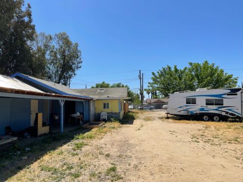 2103 Robertson Rd, Modesto CA  95351-3434 exterior