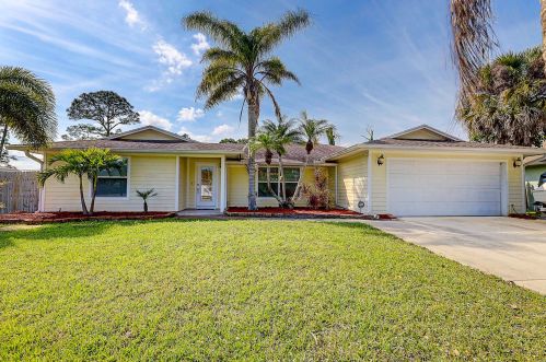 1950 Floresta Dr, Fort Pierce, FL 34983-4620