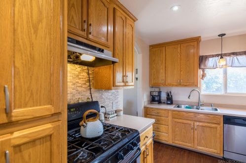1210 4th St, National City, CA 91950-2569