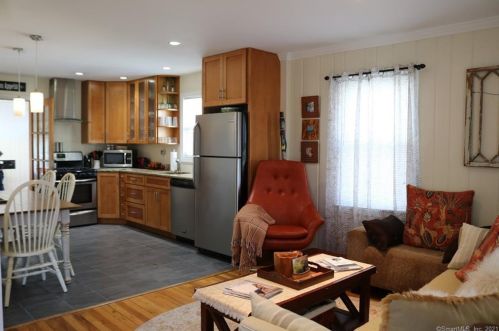 17 Elijah St, Norwich, CT 06360-2503
