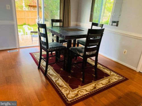 1244 Summerfield Dr, Herndon VA  20170-4115 exterior