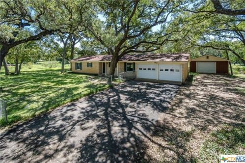1225 Fm 477, Seguin, TX 78155-1047
