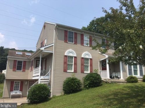 2066 Yokewood Rd, Primrose, PA 17901-1331