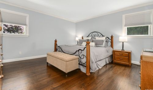 3 Lorijean Ln, Elwood NY  11731-4009 exterior