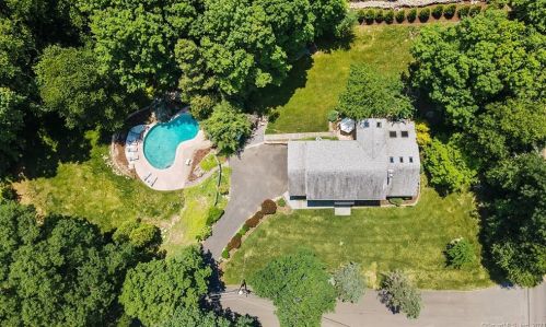 12 Falmouth Rd, Stamford CT  06903-2312 exterior