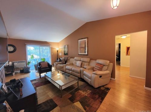 100 Hillside Dr, Middletown, NY 10941-1357