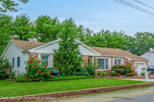 532 Jackson Ave, Bricktown, NJ 08723-4138