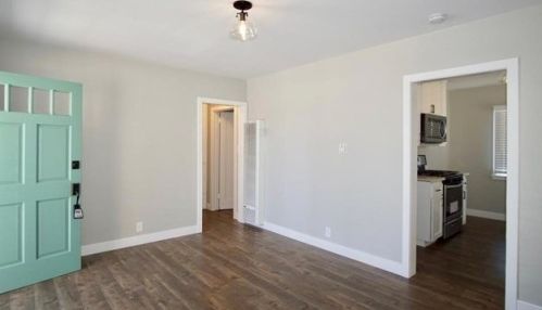 757 Redondo Ave, Long Beach CA  90804-5140 exterior