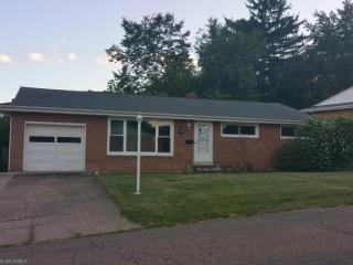630 32nd St, Canton, OH 44709-2933