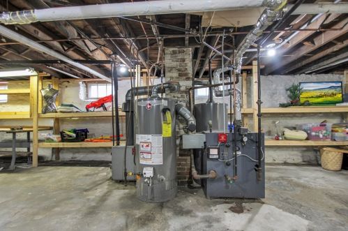 33 Durrell St, Methuen MA  01844-4210 exterior