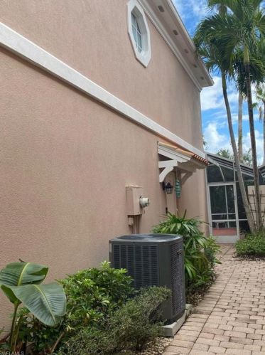 5721 Cove Cir, Naples, FL 34119-9536