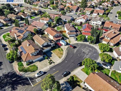 32824 Oakdale Ct, Union City CA  94587-5426 exterior