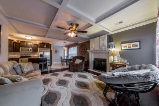 956 Culverson Ct, Clarksville, TN 37040-5780