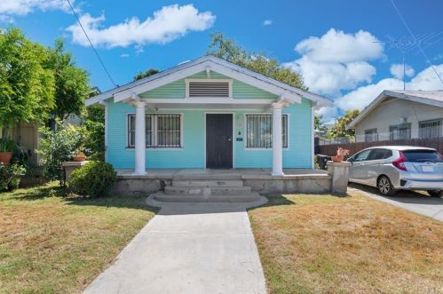 908 Walnut Ave, Long Beach, CA 90813-5034