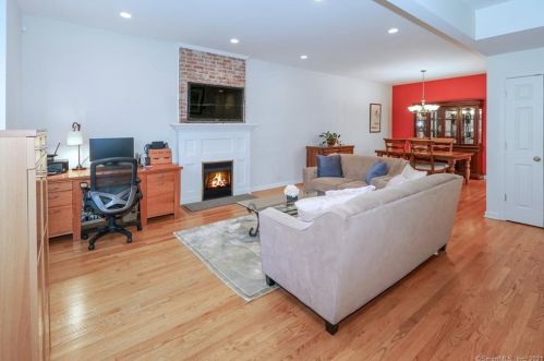 39 Oak St, Stamford, CT 06905-5337