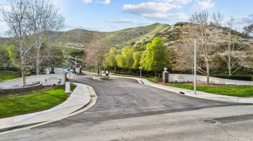 16308 Mountain Ln, Santa Clarita, CA 91387-4622