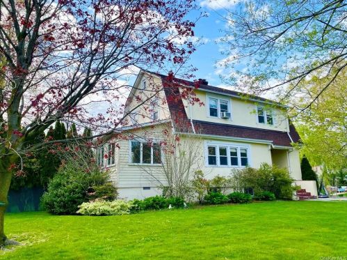 33 Kewanee Rd, New Rochelle, NY 10804-1323