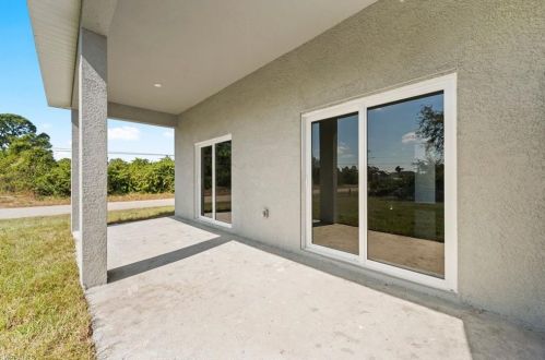 2929 3rd St, Lehigh Acres FL  33936-1875 exterior