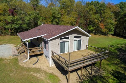 529 Upper Service Rd, Hookstown, PA 15050-1243