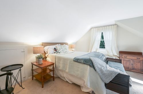 34 Twin Cedar Ln, Northport NY  11768-2232 exterior