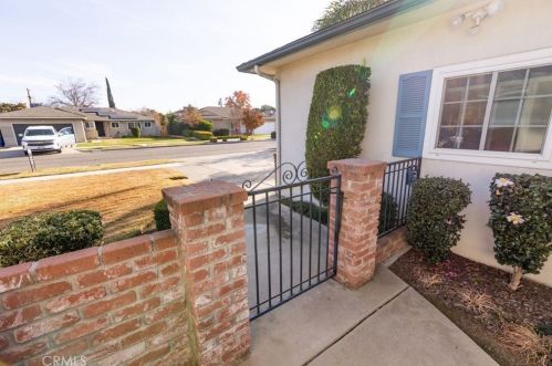 4637 Fisher St, Fresno, CA 93726-1616