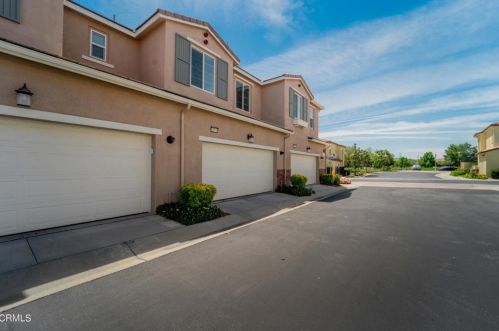 28778 Calle De La Paz Dr, Santa Clarita CA  91354-3006 exterior