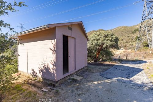 38735 San Francisquito Canyon Rd, Santa Clarita CA  91390-4911 exterior