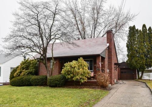 1317 Warrick Pl, Canton, OH 44714-1864