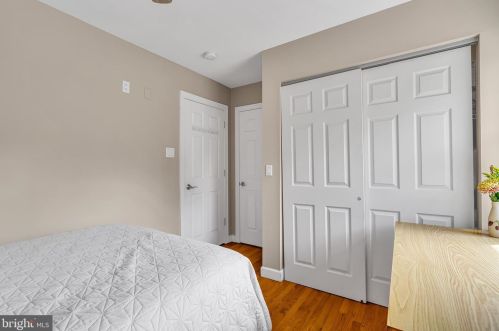 16 Bayberry Rd, Princeton NJ  08540-7417 exterior