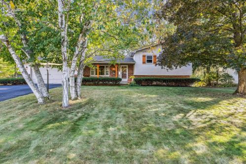 6263 Oakhurst Dr, Darbydale, OH 43123-9018