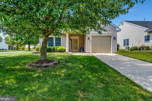 53 Lantern Ln, Columbus, NJ 08022-1117