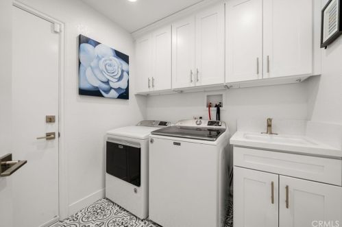 360 Paxton Ct, Upland CA 91784-1373 exterior