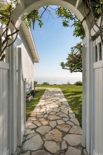 30695 Ganado Dr, Palos Verdes Estates CA  90275-6278 exterior