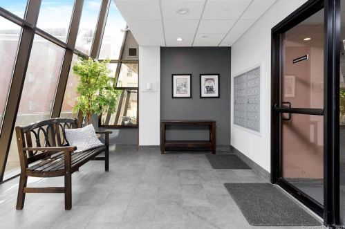 970 Hope St, Stamford, CT 06907-2236