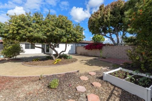 4753 Westridge Dr, Oceanside CA  92056-3003 exterior
