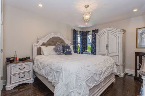 32 Adams St, Floral Park NY  11001-2810 exterior