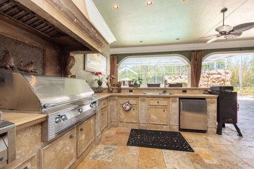 2014 Pioneer Dr, Lakeland FL  33809-4995 exterior