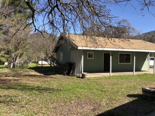 38664 Rustic Ln, Orange Cove, CA 93675-9667
