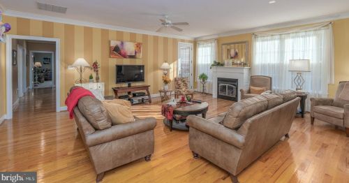 1039 Magnolia Ct, Woodstock, VA 22664-2092