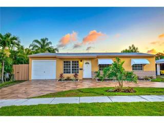 2619 Lee St, Hollywood FL  33020-1945 exterior