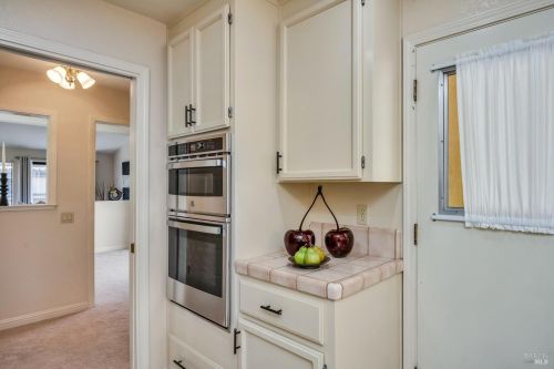 41 Fountain Grove Cir, Fairfield CA  94558-2483 exterior