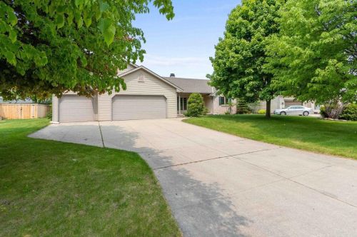 2914 Bristol Mountain Trl, Green Bay, WI 54313-3202