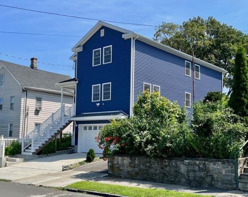 271 Charles St, Bridgeport CT  06606-5624 exterior