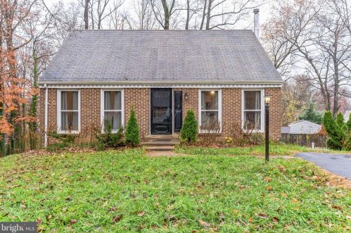 13732 Moccasin Ct, Woodbridge VA  22193-4422 exterior