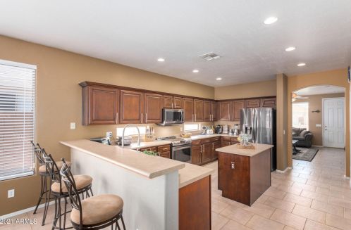 2546 Sunnyvale Ave, Gilbert AZ  85295-2066 exterior