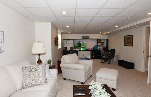 4 Chadwick Ct, Mashpee MA exterior