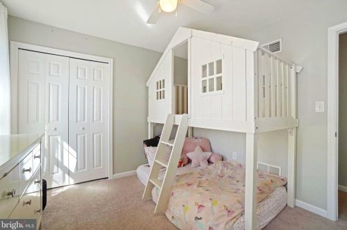 340 Wimbleton Way, Red Lion PA  17356-8292 exterior