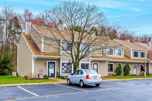 1004 Sandra Pl, Bricktown, NJ 08724-7044