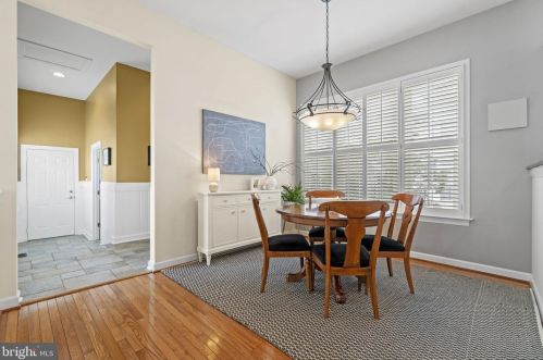 9012 Virginia Ter, Lorton VA  22079-3251 exterior